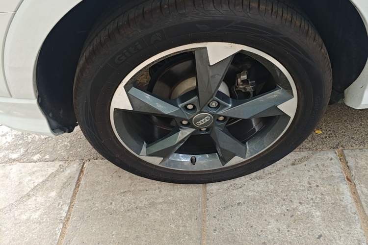 Used Audi Q3 2021 35 TFSI Fashion Dynamic Model Right Rear Wheel Hub