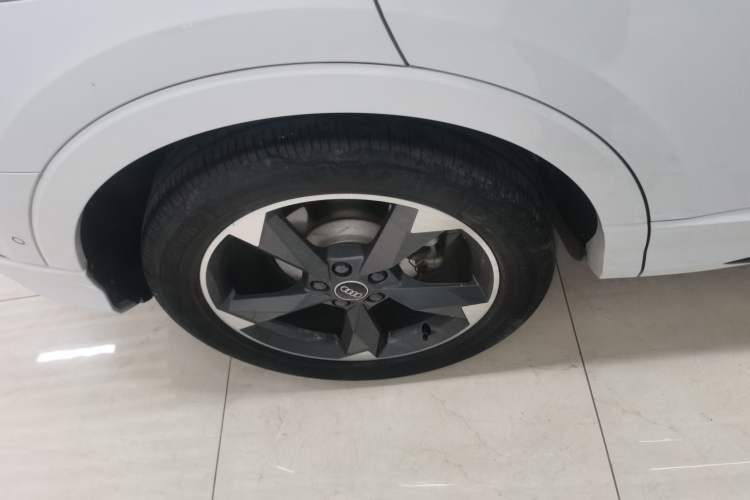 Used Audi Q3 2021 35 TFSI Fashion Dynamic Model Right Rear Wheel Hub