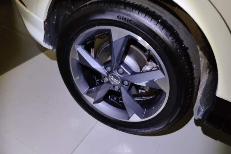 Used Audi Q3 2021 35 TFSI Fashion Dynamic Model Right Rear Wheel Hub