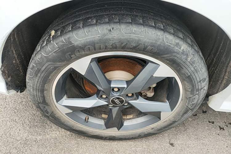 Used Audi Q3 2021 35 TFSI Fashion Dynamic Model Right Rear Wheel Hub