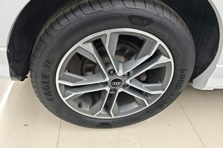 Used Audi Q3 2021 40 TFSI Fashion Dynamic Model Right Rear Wheel Hub