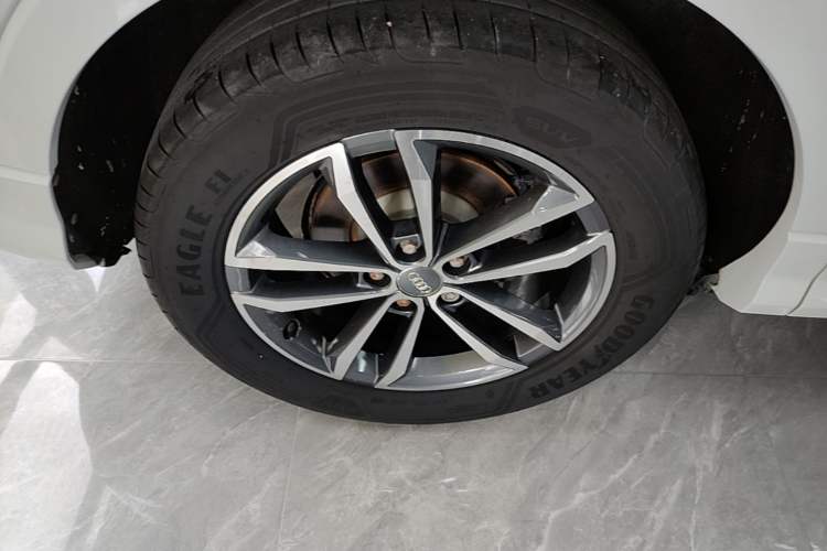 Used Audi Q3 2021 35 TFSI Progressive Dynamic Edition Right Rear Wheel Hub