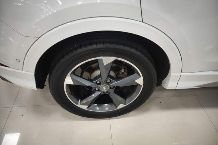Used Audi Q3 2021 35 TFSI Fashion Dynamic Model Right Rear Wheel Hub