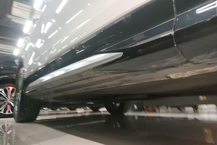 Used Audi Q3 2021 35 TFSI Advanced Style Edition Right Side Sill