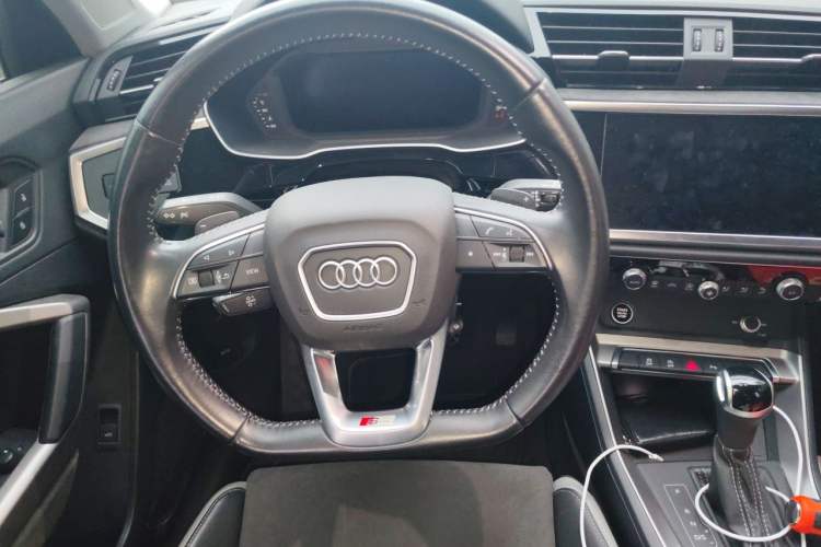 Used Audi Q3 2021 35 TFSI Fashion Dynamic Model Steering Wheel