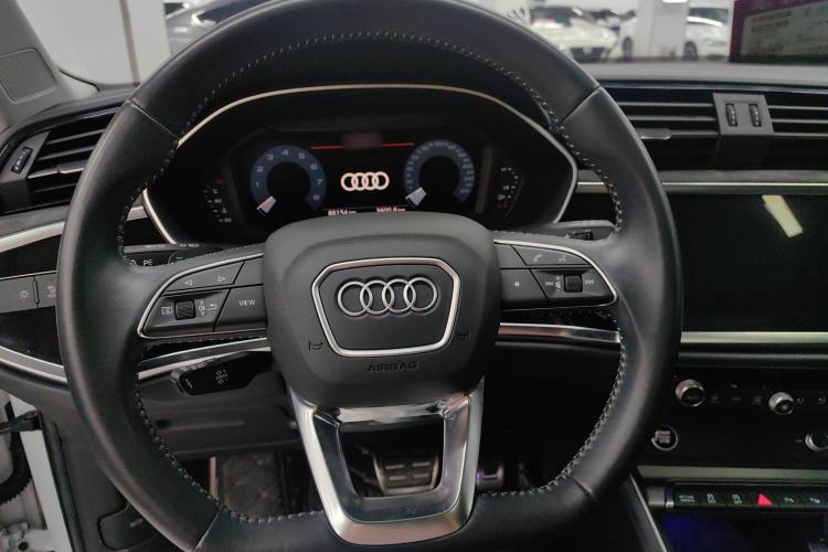 Used Audi Q3 2021 40 TFSI Fashion Dynamic Model Steering Wheel