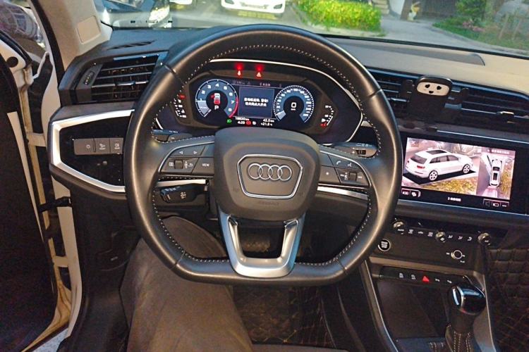 Used Audi Q3 2021 35 TFSI Fashion Dynamic Model Steering Wheel