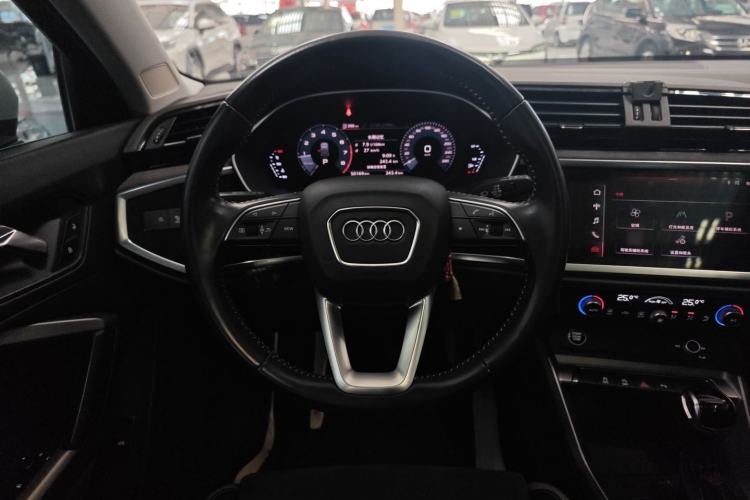 Used Audi Q3 2021 35 TFSI Progressive Dynamic Edition Steering Wheel