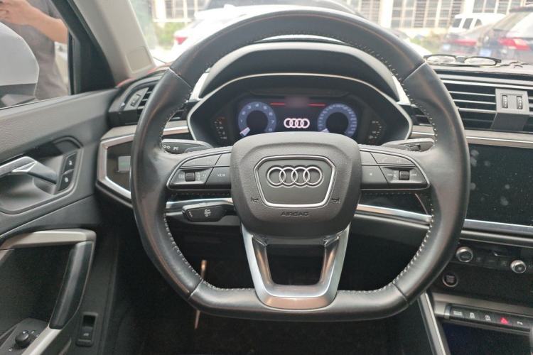 Used Audi Q3 2021 40 TFSI Fashion Dynamic Model Steering Wheel