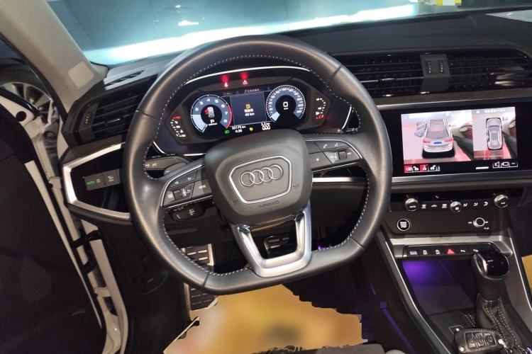 Used Audi Q3 2021 40 TFSI Fashion Dynamic Model Steering Wheel