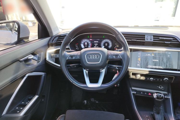 Used Audi Q3 2021 35 TFSI Progressive Dynamic Edition Steering Wheel