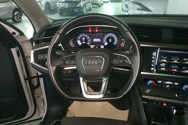 Used Audi Q3 2021 35 TFSI Fashion Dynamic Model Steering Wheel