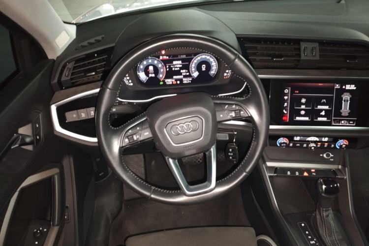 Used Audi Q3 2021 35 TFSI Progressive Dynamic Edition Steering Wheel