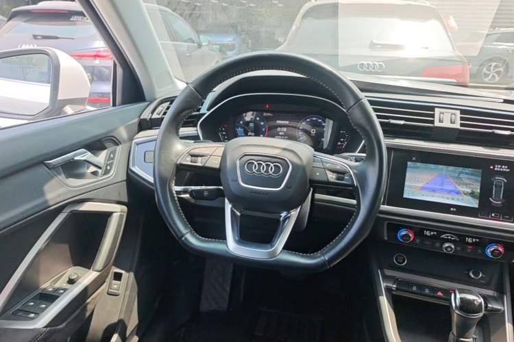 Used Audi Q3 2021 35 TFSI Fashion Dynamic Model Steering Wheel