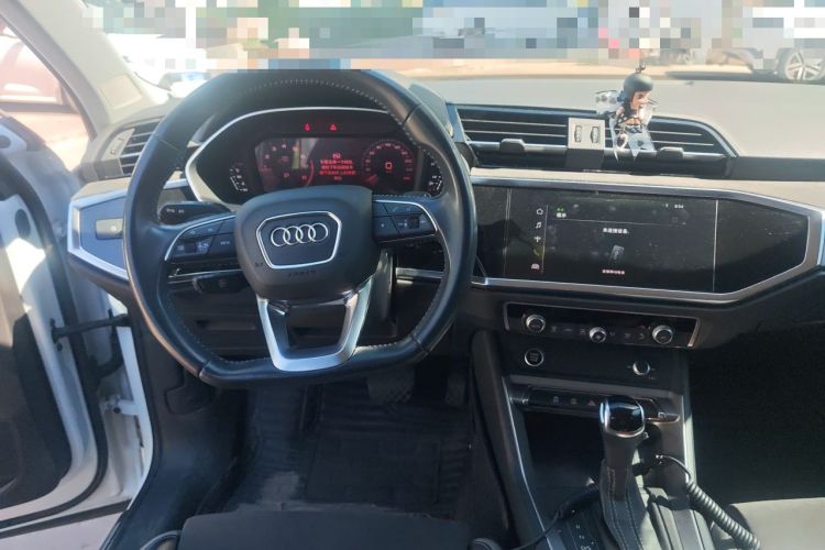 Used Audi Q3 2021 35 TFSI Progressive Dynamic Edition Steering Wheel