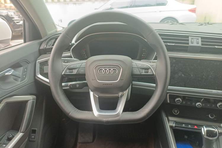 Used Audi Q3 2021 35 TFSI Fashion Dynamic Model Steering Wheel