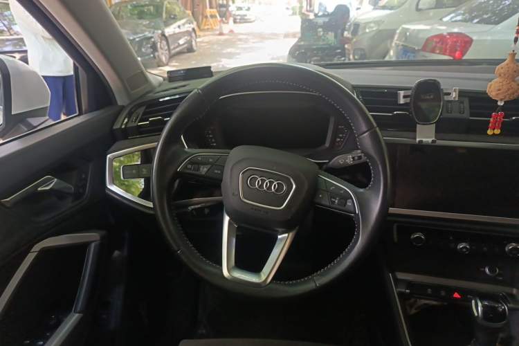 Used Audi Q3 2021 35 TFSI Progressive Dynamic Edition Steering Wheel