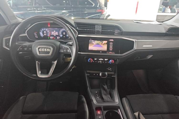 Used Audi Q3 2021 35 TFSI Progressive Dynamic Edition Steering Wheel