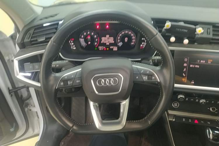 Used Audi Q3 2021 35 TFSI Fashion Dynamic Model Steering Wheel