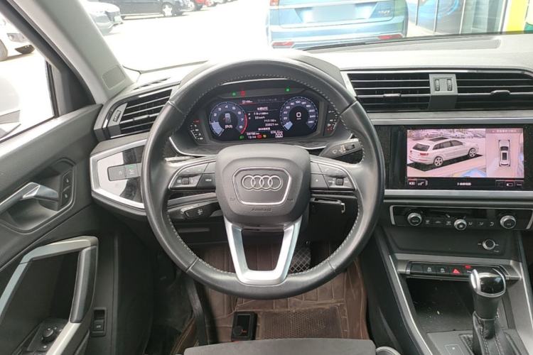 Used Audi Q3 2021 35 TFSI Progressive Dynamic Edition Steering Wheel