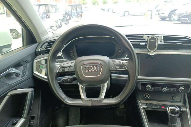 Used Audi Q3 2021 35 TFSI Fashion Dynamic Model Steering Wheel