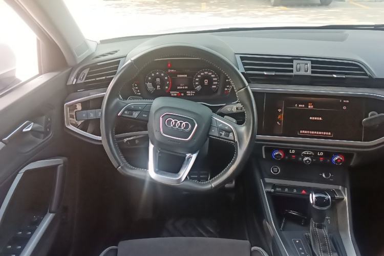 Used Audi Q3 2021 40 TFSI Fashion Dynamic Model Steering Wheel