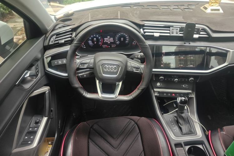 Used Audi Q3 2021 35 TFSI Fashion Dynamic Model Steering Wheel