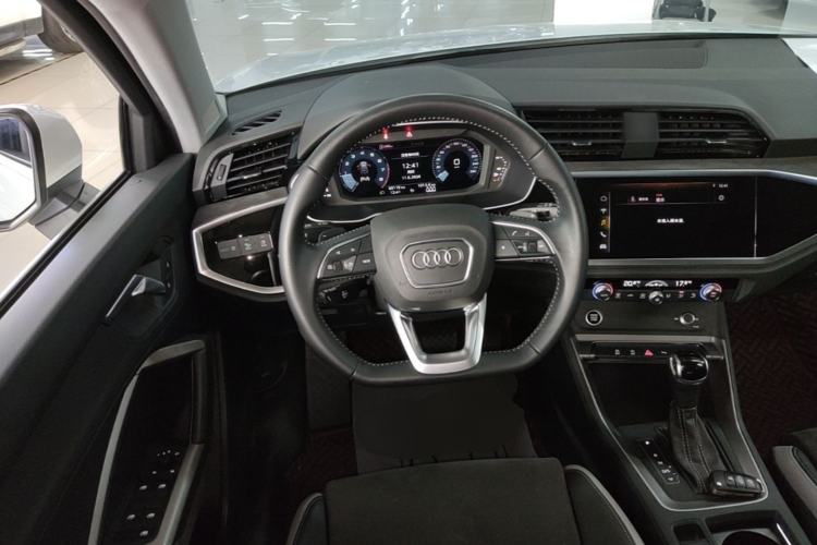 Used Audi Q3 2021 35 TFSI Fashion Dynamic Model Steering Wheel