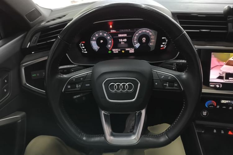 Used Audi Q3 2021 35 TFSI Fashion Dynamic Model Steering Wheel