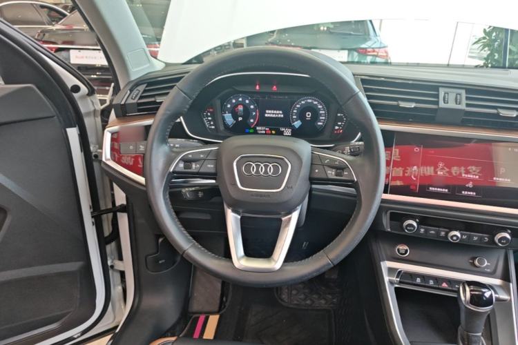 Used Audi Q3 2021 35 TFSI Fashionable and Elegant Model Steering Wheel