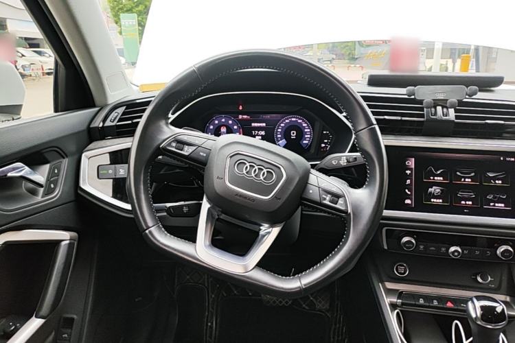 Used Audi Q3 2021 35 TFSI Fashion Dynamic Model Steering Wheel