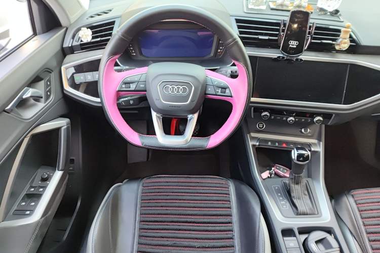 Used Audi Q3 2021 35 TFSI Fashion Dynamic Model Steering Wheel