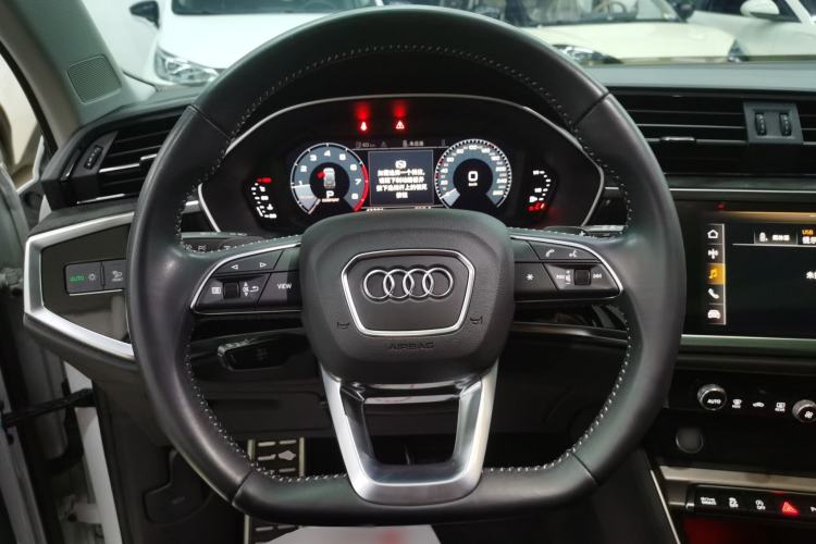 Used Audi Q3 2021 40 TFSI Fashion Dynamic Model Steering Wheel