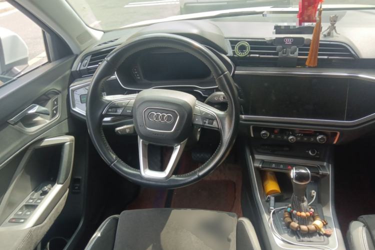 Used Audi Q3 2021 35 TFSI Progressive Dynamic Edition Steering Wheel