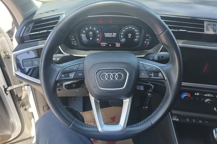 Used Audi Q3 2021 35 TFSI Progressive Dynamic Edition Steering Wheel