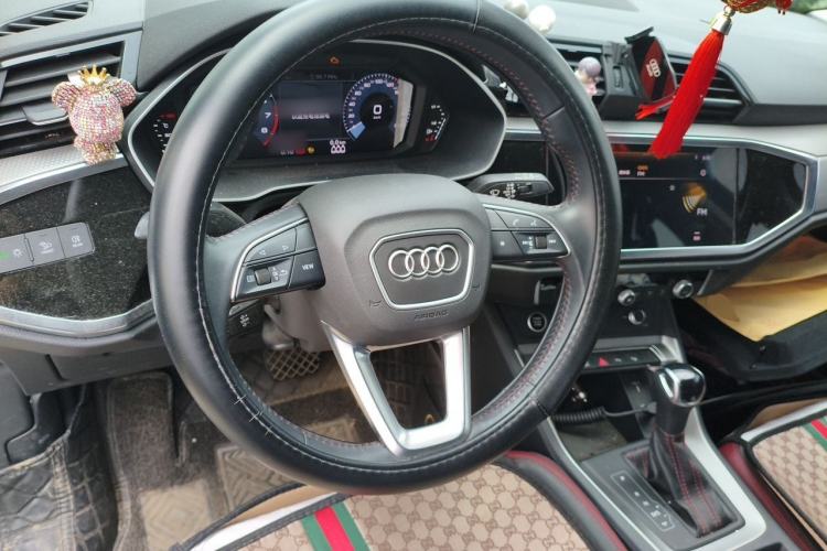 Used Audi Q3 2021 35 TFSI Fashionable and Elegant Model Steering Wheel