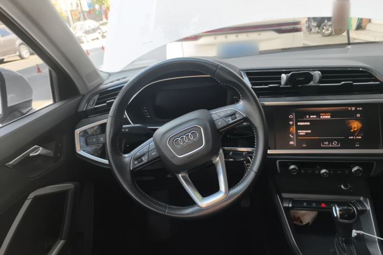 Used Audi Q3 2021 35 TFSI Progressive Dynamic Edition Steering Wheel