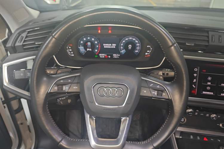 Used Audi Q3 2021 35 TFSI Fashion Dynamic Model Steering Wheel