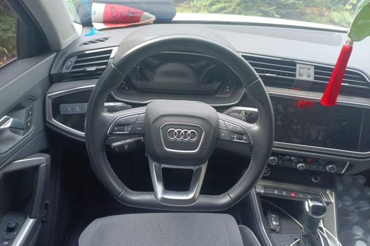 Used Audi Q3 2021 35 TFSI Fashion Dynamic Model Steering Wheel