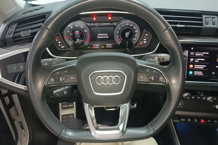 Used Audi Q3 2021 40 TFSI Fashion Dynamic Model Steering Wheel