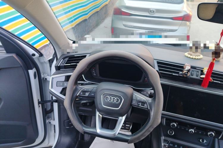 Used Audi Q3 2021 40 TFSI Fashion Dynamic Model Steering Wheel