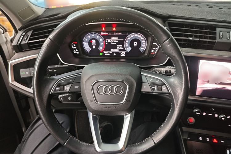 Used Audi Q3 2021 35 TFSI Progressive Dynamic Edition Steering Wheel