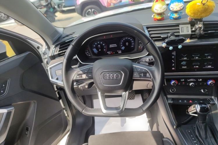 Used Audi Q3 2021 35 TFSI Fashion Dynamic Model Steering Wheel