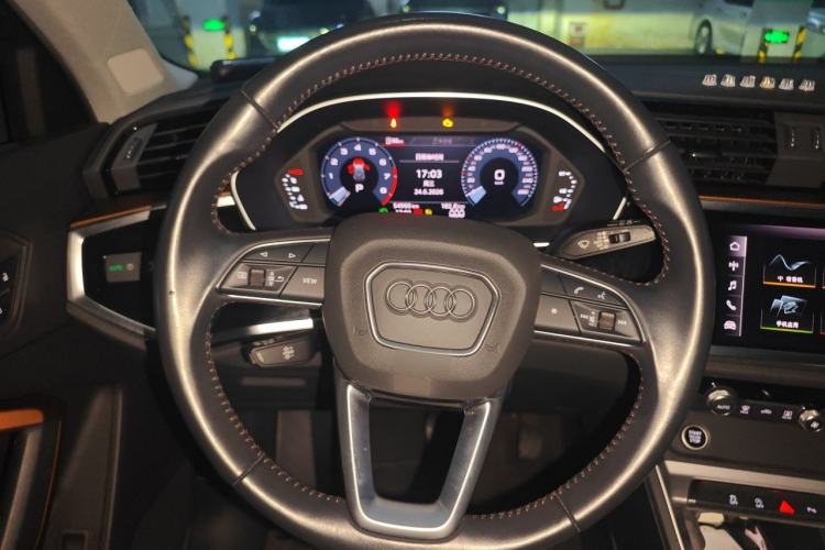 Used Audi Q3 2021 35 TFSI Fashionable and Elegant Model Steering Wheel