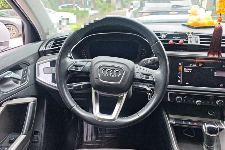 Used Audi Q3 2021 35 TFSI Progressive Dynamic Edition Steering Wheel