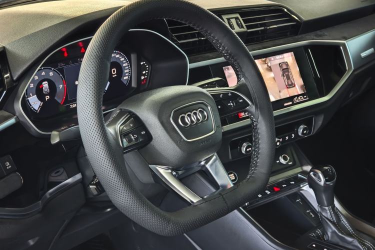 Used Audi Q3 2021 35 TFSI Fashion Dynamic Model Steering Wheel