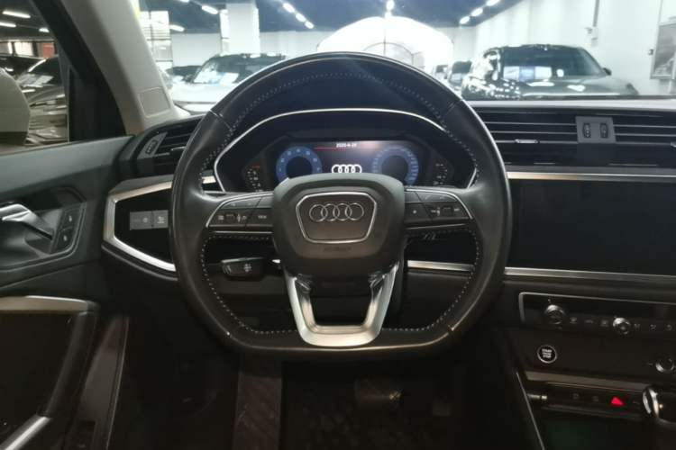 Used Audi Q3 2021 35 TFSI Fashion Dynamic Model Steering Wheel