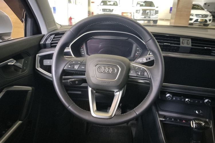Used Audi Q3 2021 35 TFSI Progressive Dynamic Edition Steering Wheel