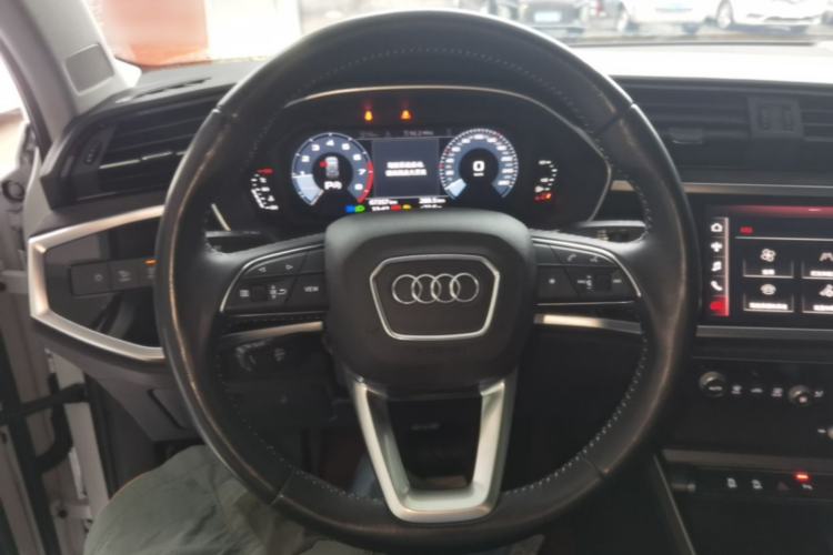 Used Audi Q3 2021 35 TFSI Progressive Dynamic Edition Steering Wheel