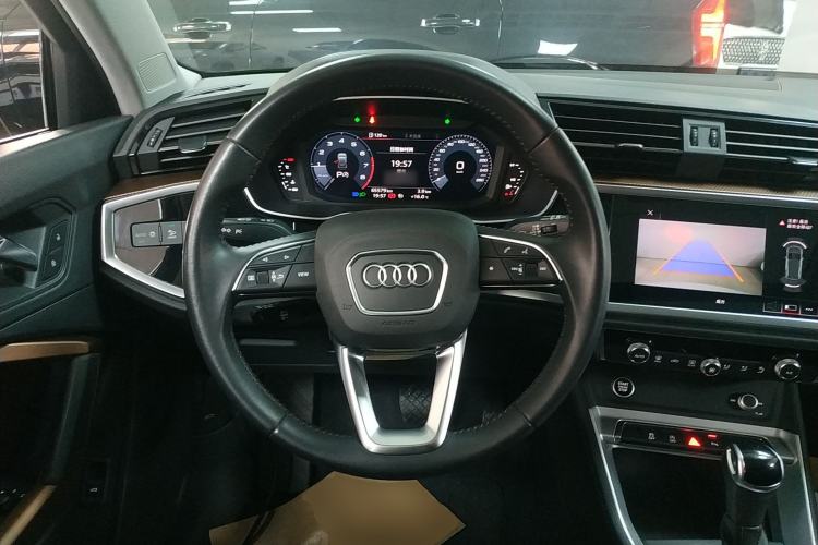 Used Audi Q3 2021 35 TFSI Fashionable and Elegant Model Steering Wheel